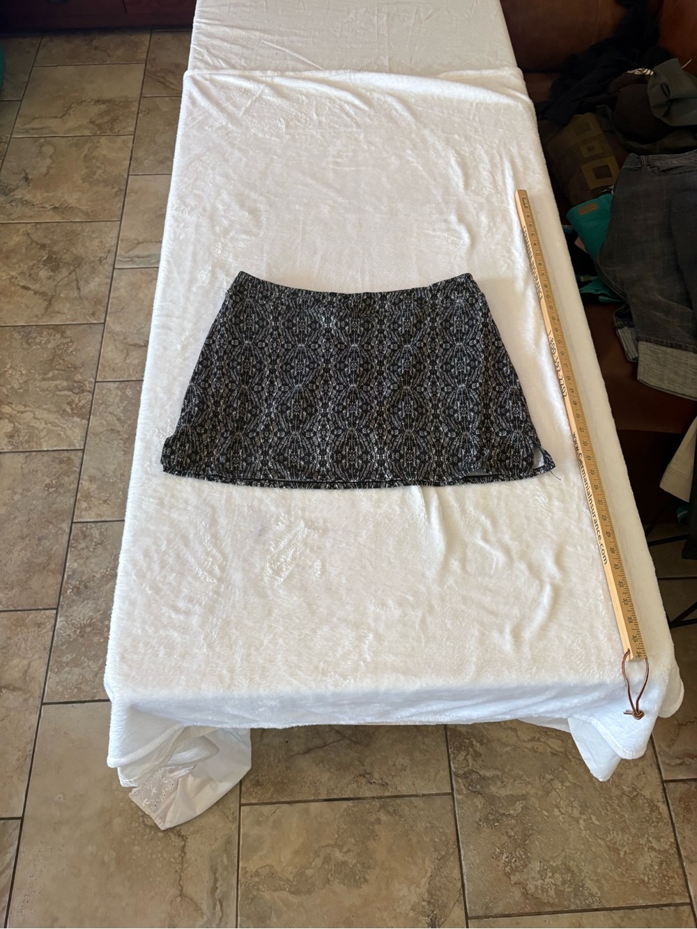 Tranquility by Colorado Clothing Black Patterned Mini Skort